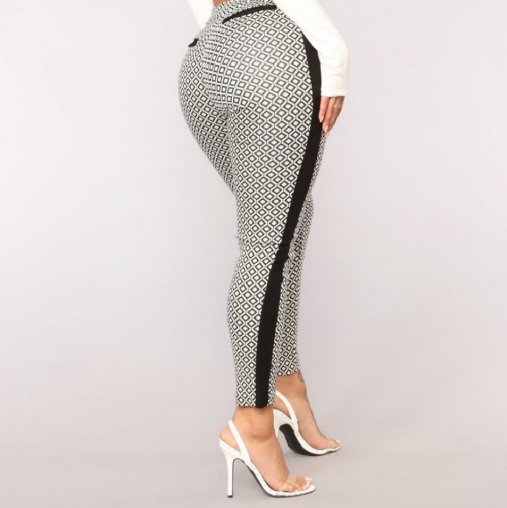 Fashion Nova - Carlybelle Print Pants - NW…